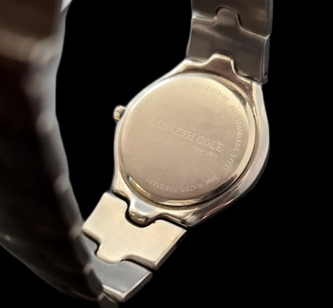 Kenneth Cole Classy Gentlemans Quartz Analog Watch With Date Display at 6 Position