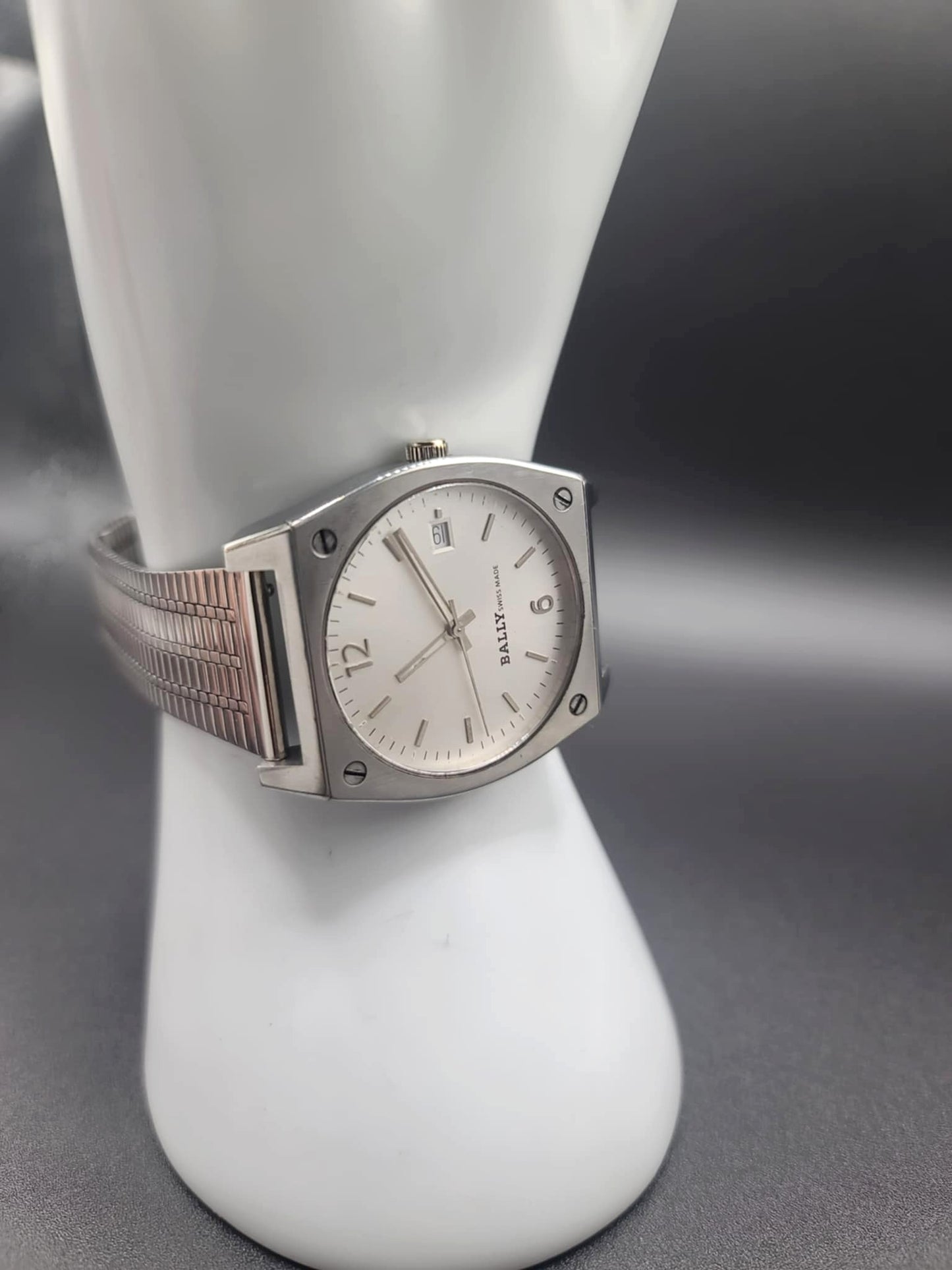 Bally Swiss Mens Quartz Analog Watch
