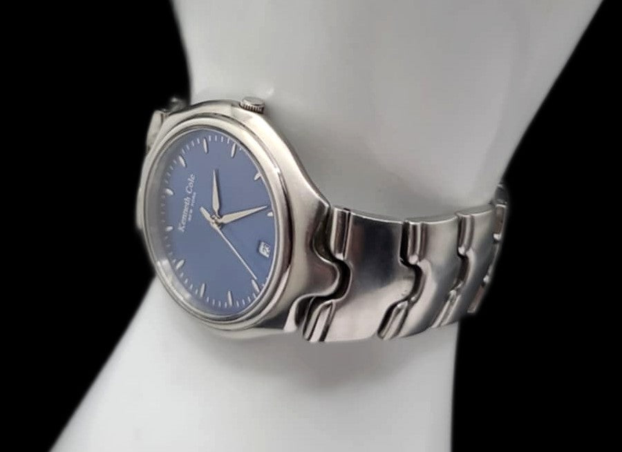 Kenneth Cole Classy Gentlemans Quartz Analog Watch With Date Display at 6 Position