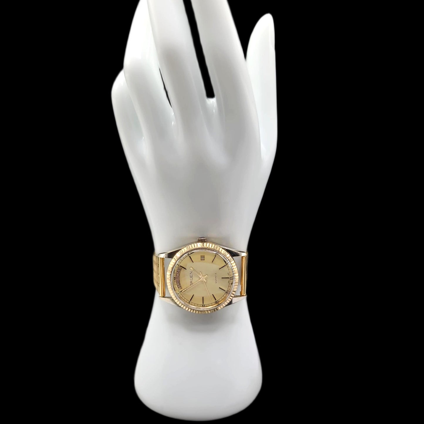 Gruen Swiss Mens Quartz Analog Watch With Date & Date Displays