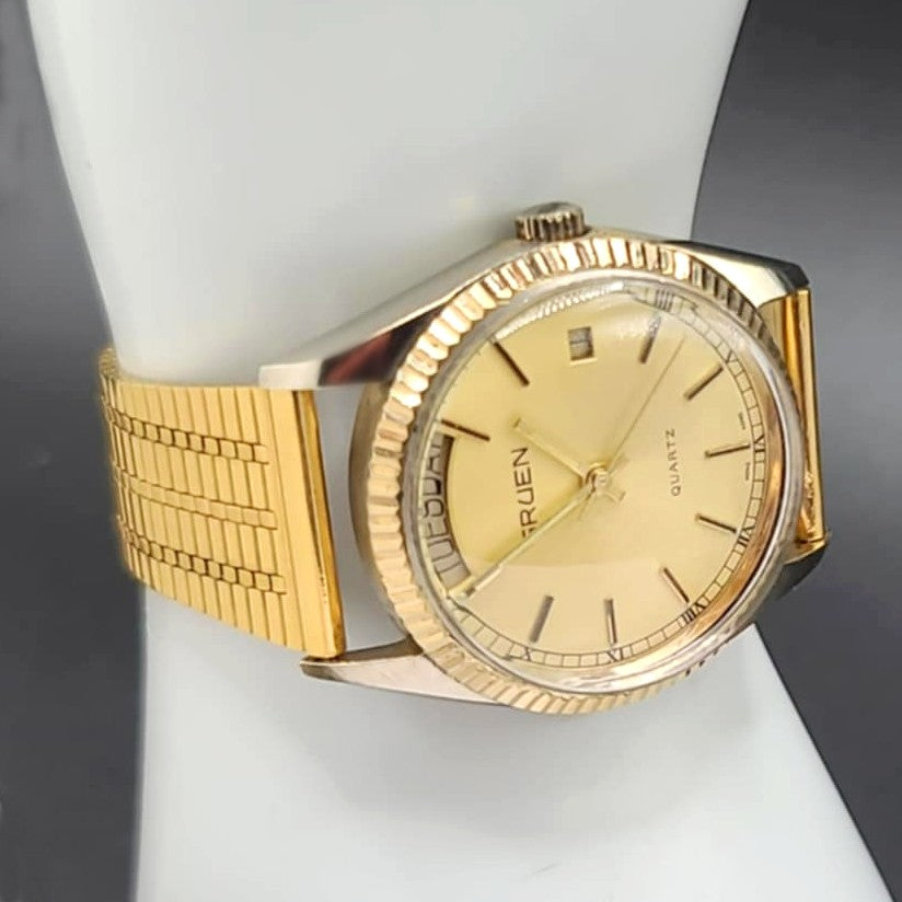Gruen Swiss Mens Quartz Analog Watch With Date & Date Displays