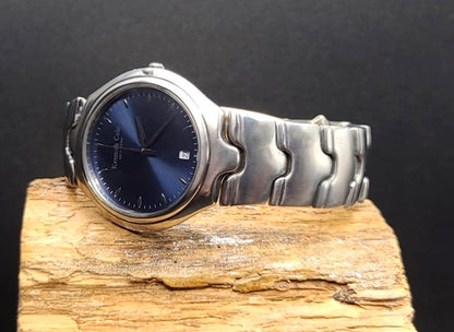 Kenneth Cole Classy Gentlemans Quartz Analog Watch With Date Display at 6 Position